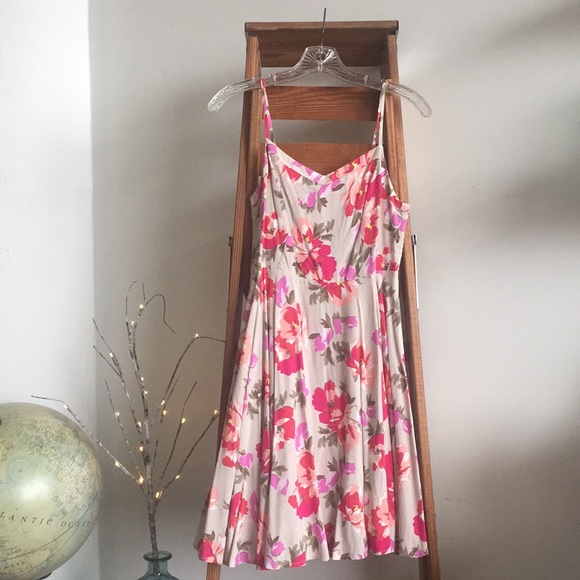 Old Navy Dresses & Skirts - Sweet Little Sun Dress 🌺🌸🌷🌹